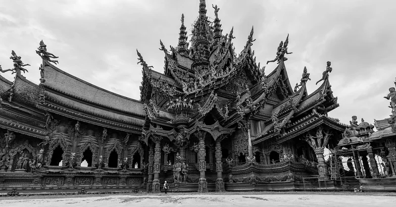 Cultural tourism versus immersion: knowing which one you're doing